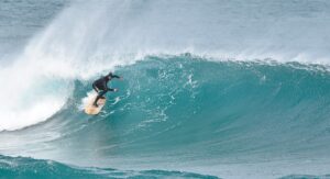 Si quieres aprender a surfear y disfrutar de una experiencia única... ¡queremos conocerte!